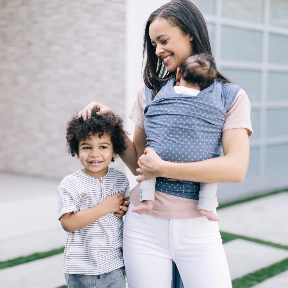 ergobaby-aura-marama-coral-dots