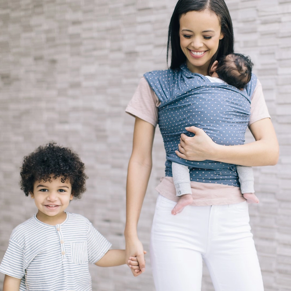 ergobaby-aura-marama-coral-dots