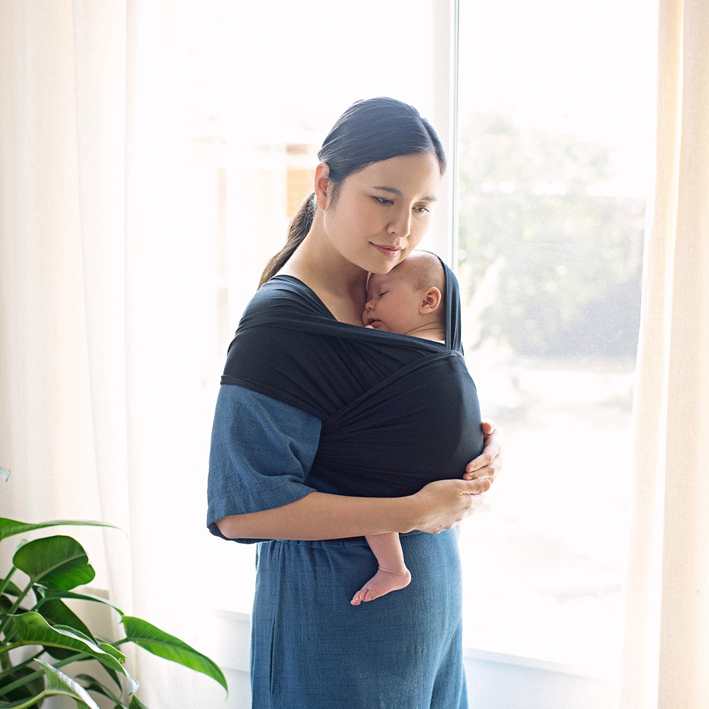 ergobaby-aura-marama-black