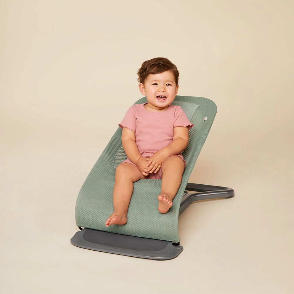 ergobaby-evolve-relaksator-3-vo-1-mrezest-sage-green