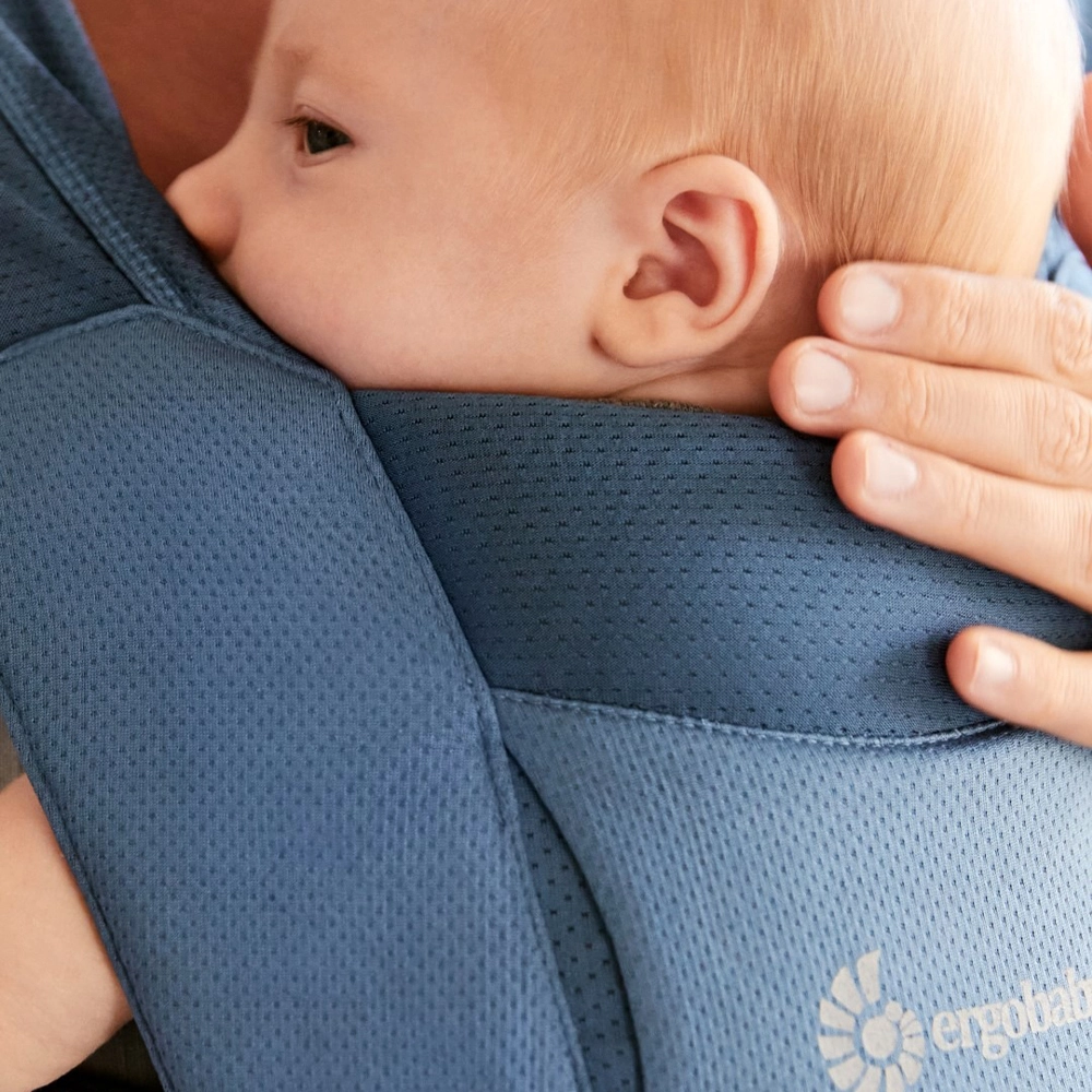 ergobaby-embrace-soft-air-mesh-blue