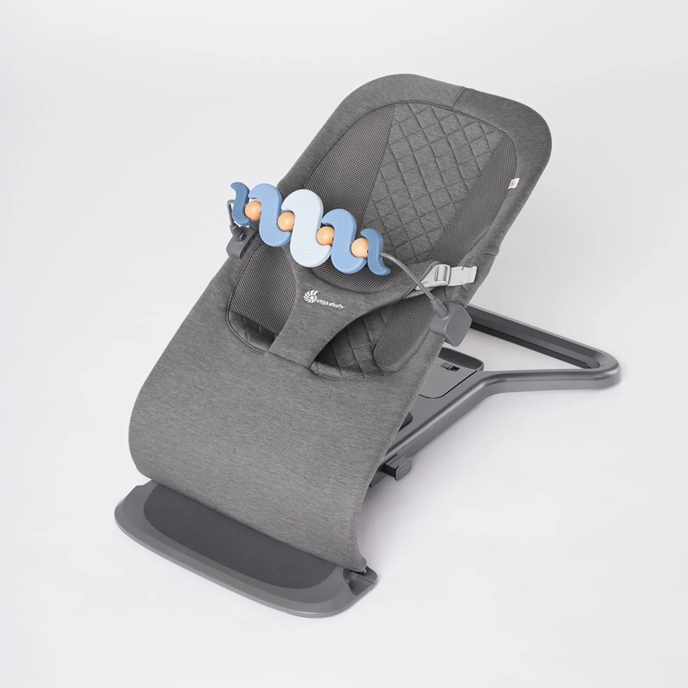 ergobaby-evolve-igracka-serene-swells
